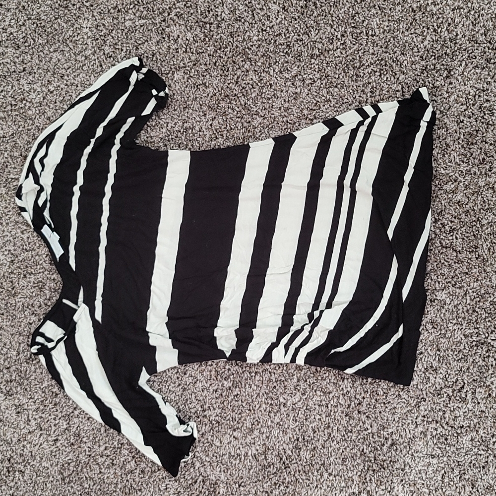 Black and white top